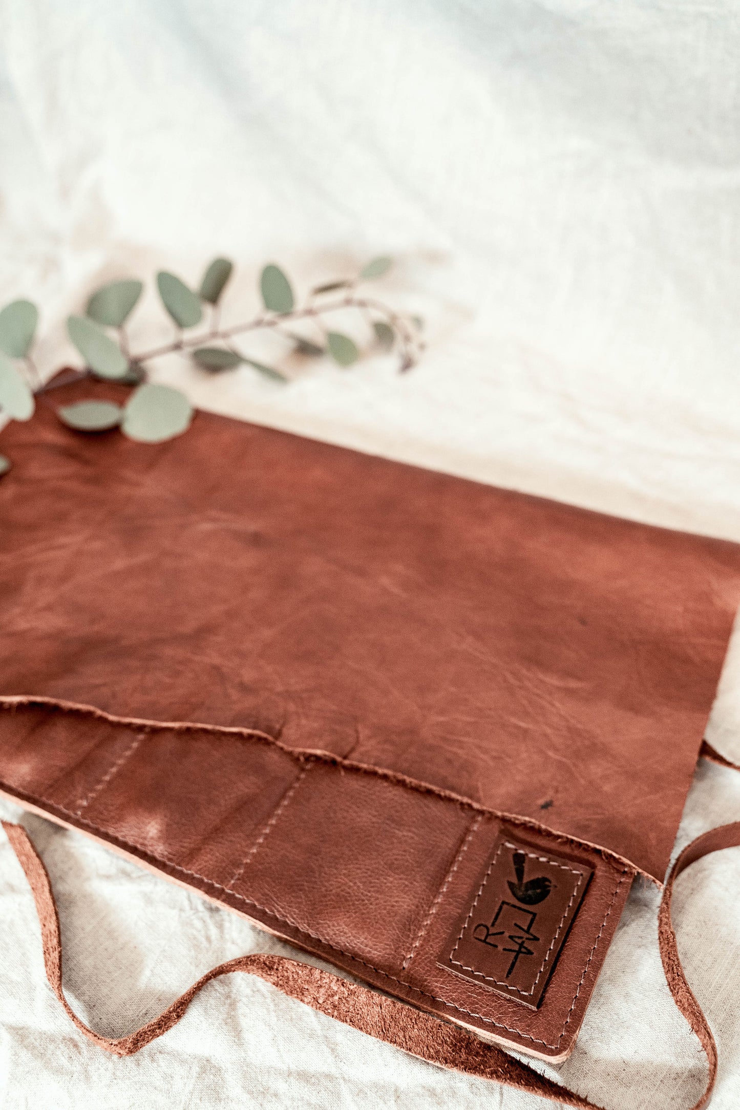 Leather Brush Roll – Large in Drifter