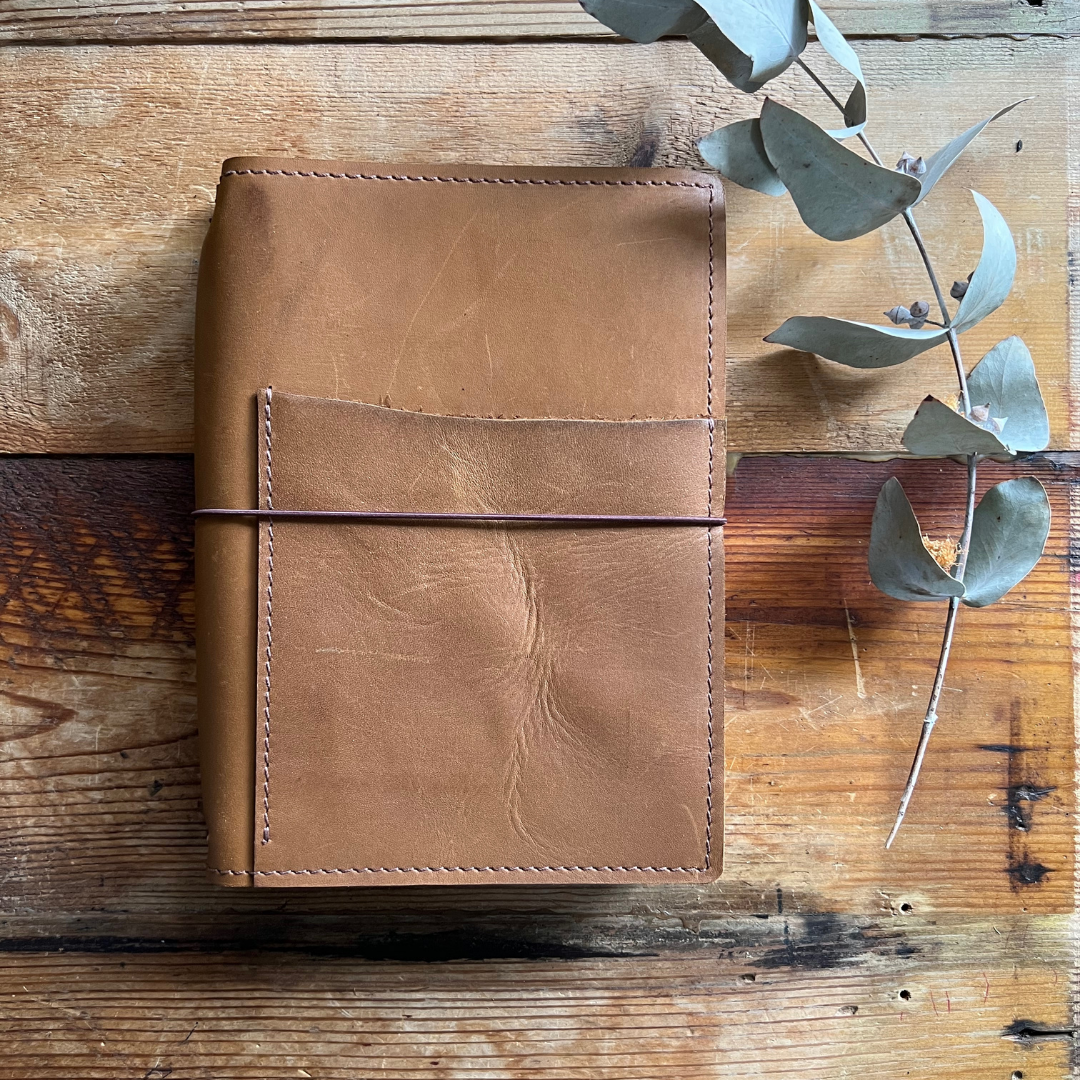 Executive + Front Pocket in Ochre