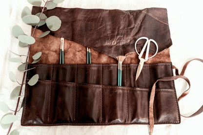 Leather Brush Roll – Large in Outrider