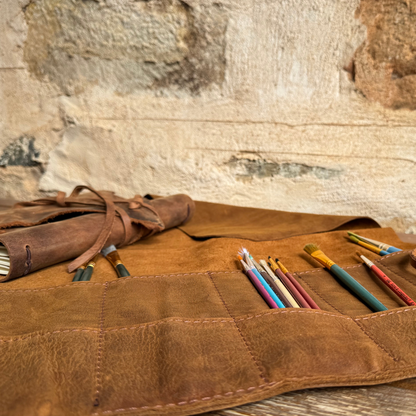 Leather Brush Roll – Large in Worn Saddle